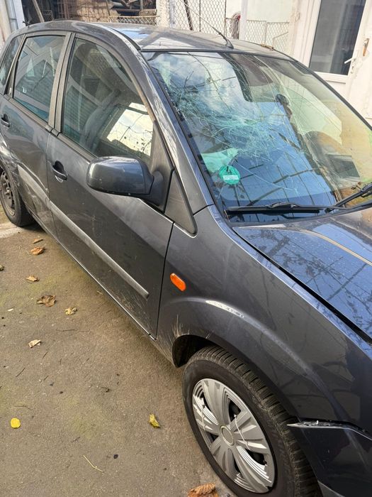 Vindem piese rezultate din dezmembrarea unui Ford Fiesta