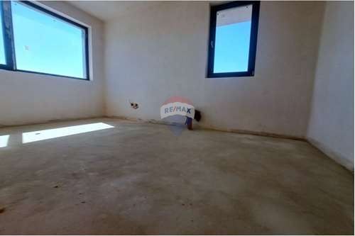 Продава се Двустаен апартамент в Варна, м-т Траката - 82 кв.м за 1525 €/кв.м - Снимка #10