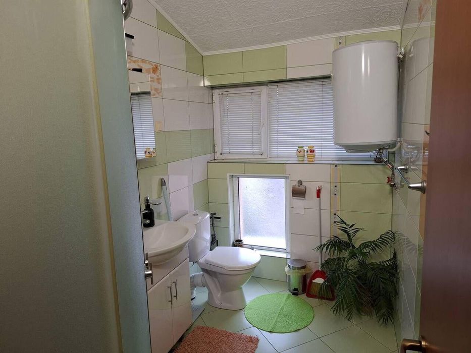 Тристаен, под наем, кв. Сарафово