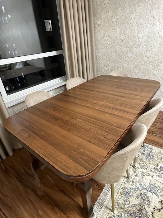 Продам широкий стол, для гостей б/у