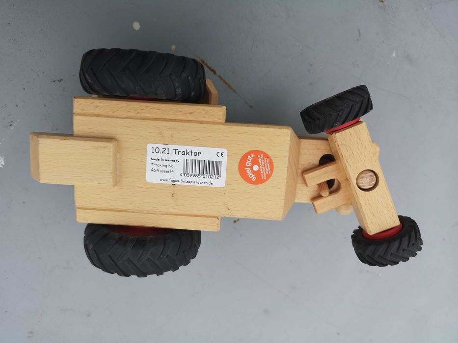 jucarie din lemn de fag, tractor