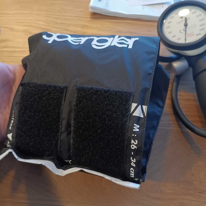 НОВ! Механичен апарат за кръвно налягане за възрастни (M)