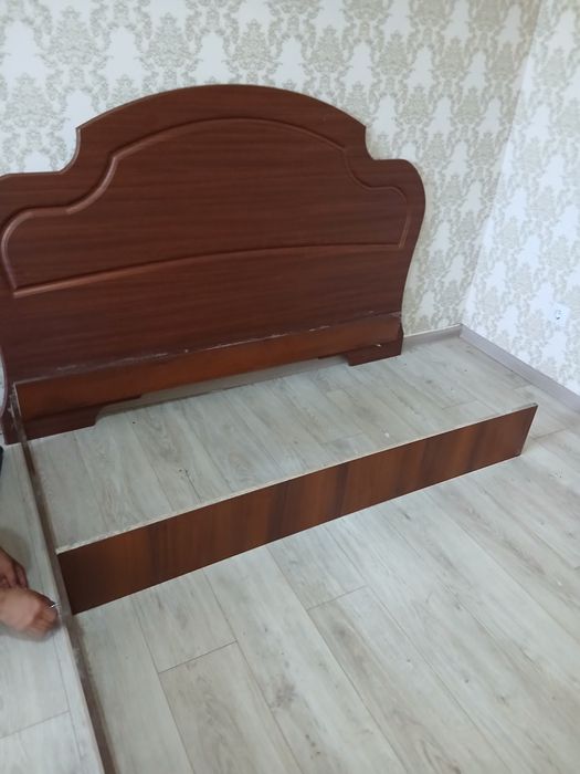 Спальн кровать без матраса