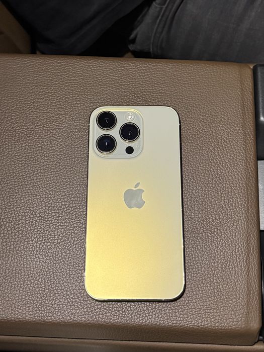 Iphone 14 pro gold 128 de gb ca nou folosit 2 luni, sanatate baterie 100%