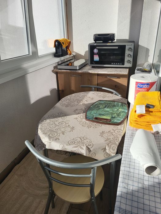 Închiriez apartament cu 2 camere