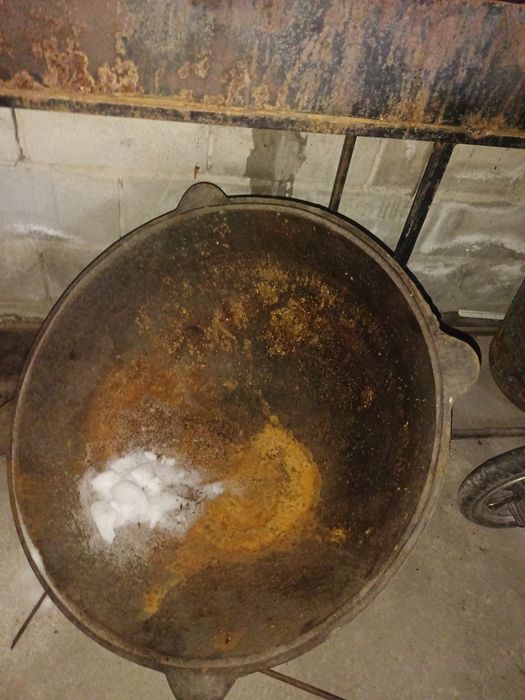 Продам казан чугунный