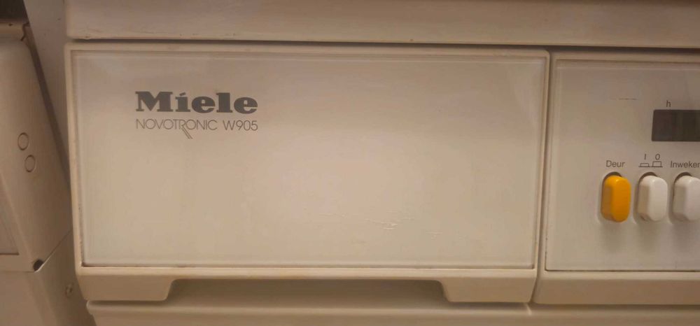 Продавам пералня  Miele Novotronic W905