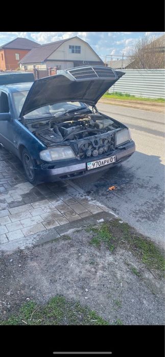 Продам мерс 202 цешка на разбор.