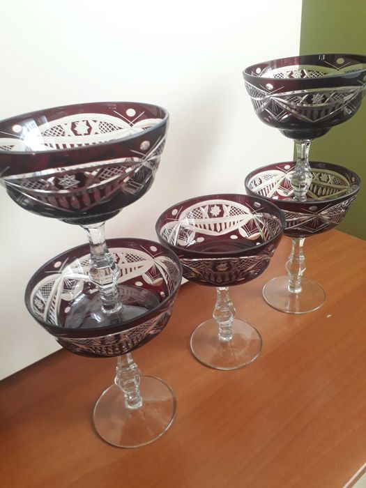 Cupe cristal rosu 5 bucati