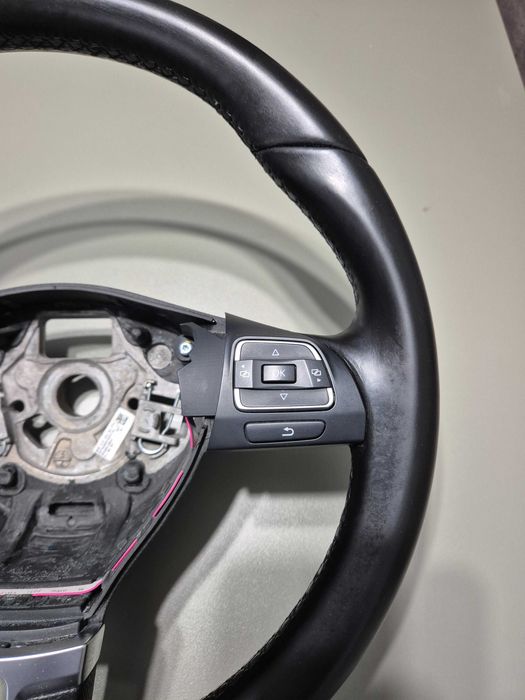 VW Голф 5/6, Пасат, Туран - Мулти Волан с Еърбег - Отлично Състояние