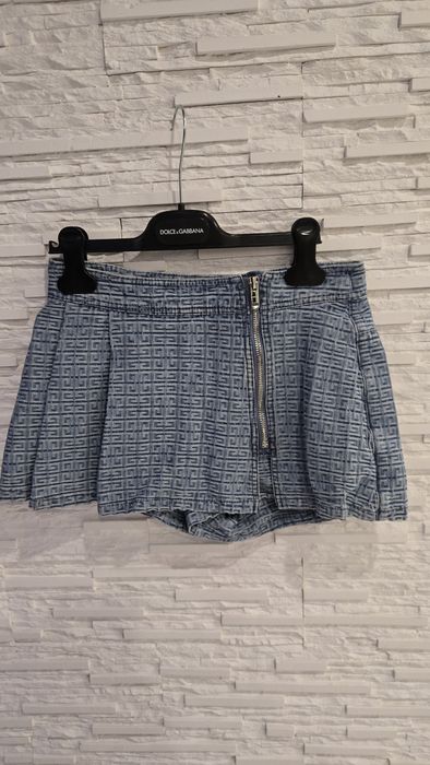 Оригинални нови дънкови панталони Givenchy и Dsquared xs , S размер