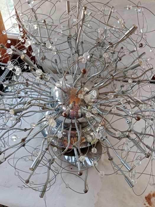 Продам люстру в отличном состоянии