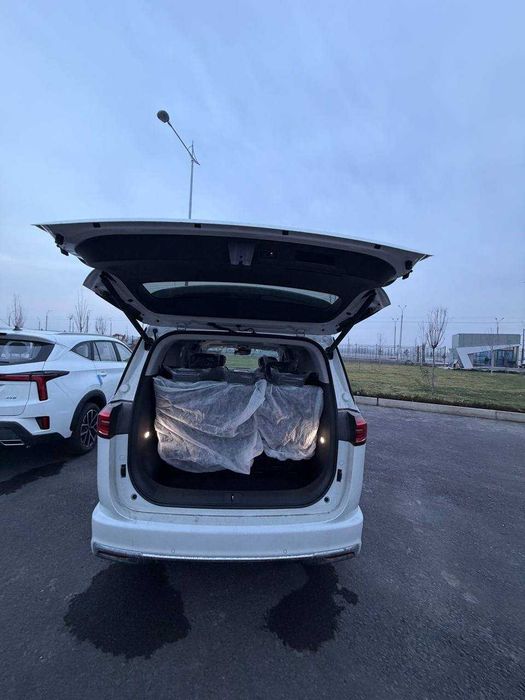 JAC RF8 FLAGSHIP кроссовер