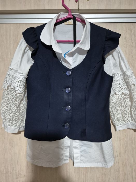 Продам школьную блузку для девочки