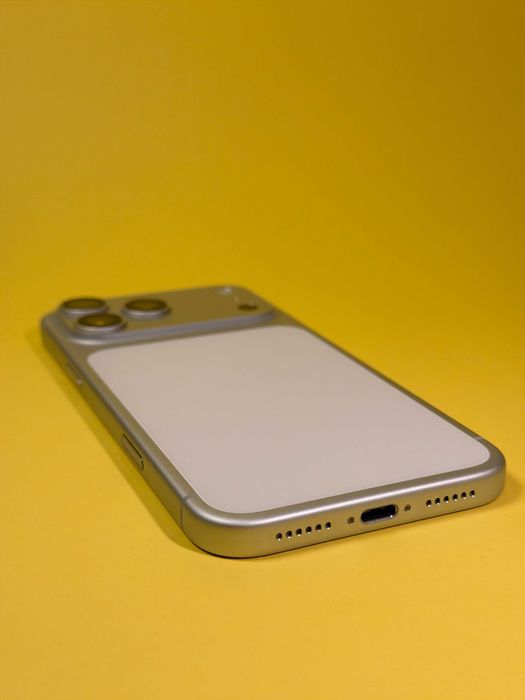 iPhone 17 Pro Max | Перфектно състояние | 92% | Silver | 256GB