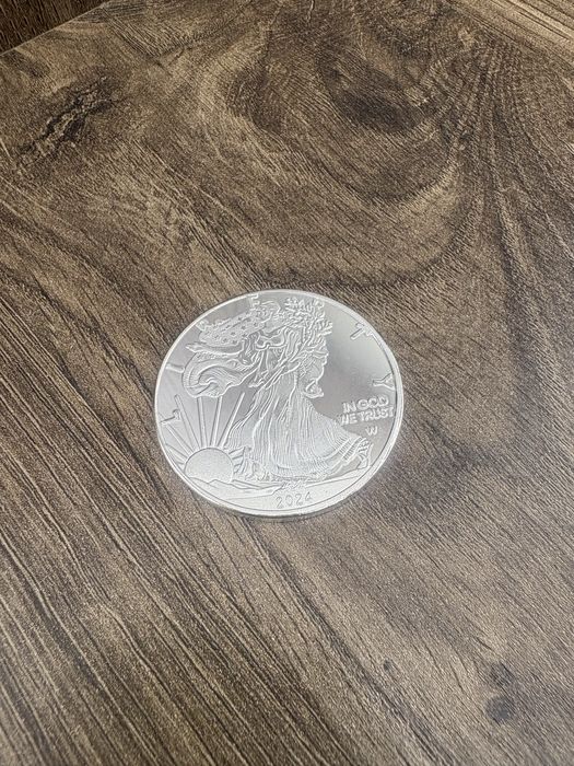 Сребърна монета!! Американски орел