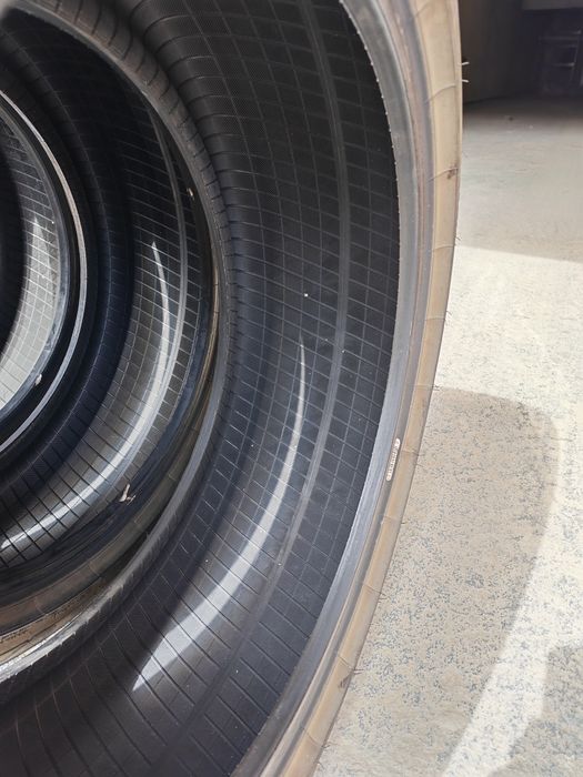 Гуми.  DUNLOP 225/44/R17