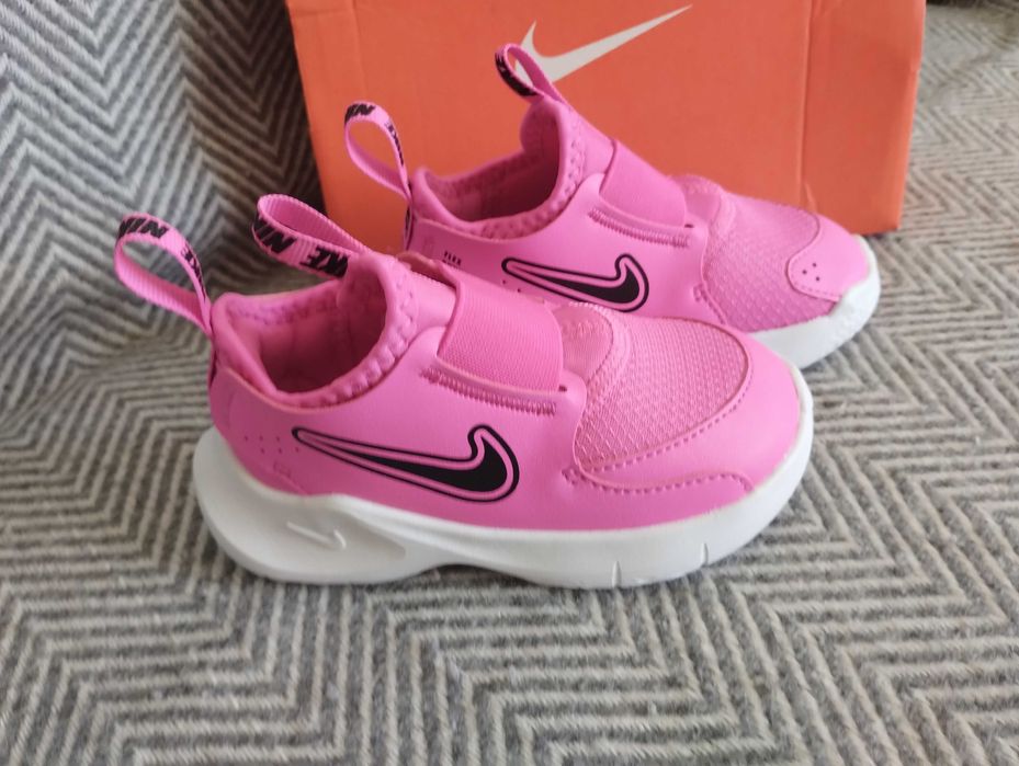 Nike flex маратонки за момиче номер 23.5