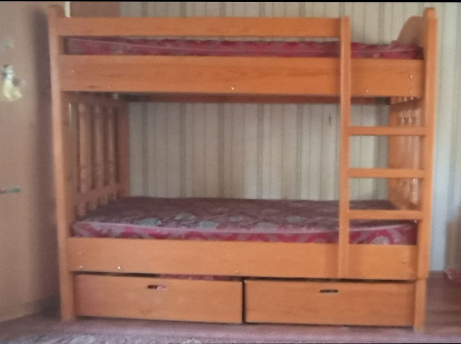 Двухъярусная детская кровать