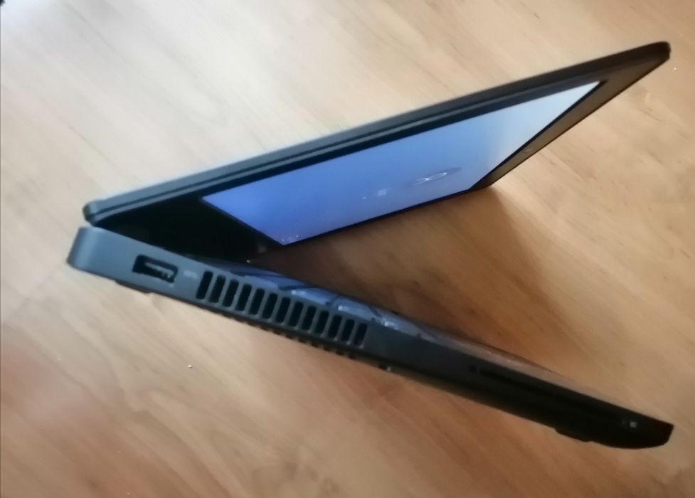 Лаптоп DELL Latitude E5270