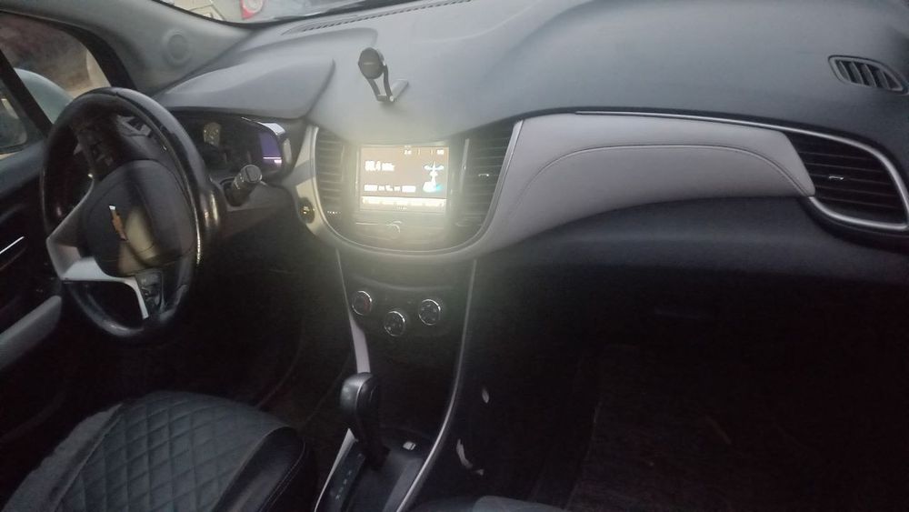 Tracker 1 srochna sotiladi