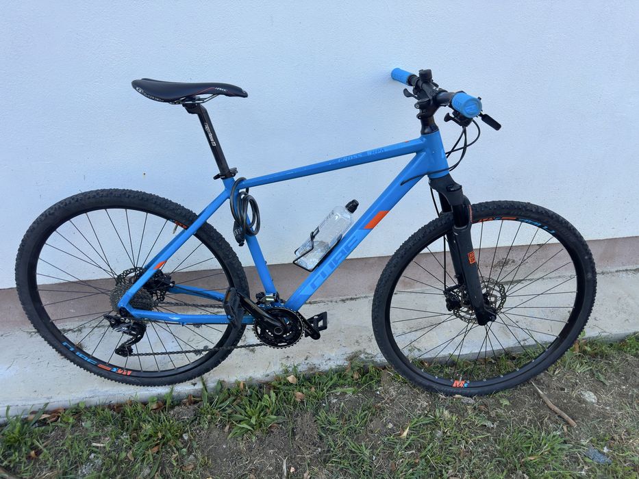 bicicleta CUBE CROSS HPA