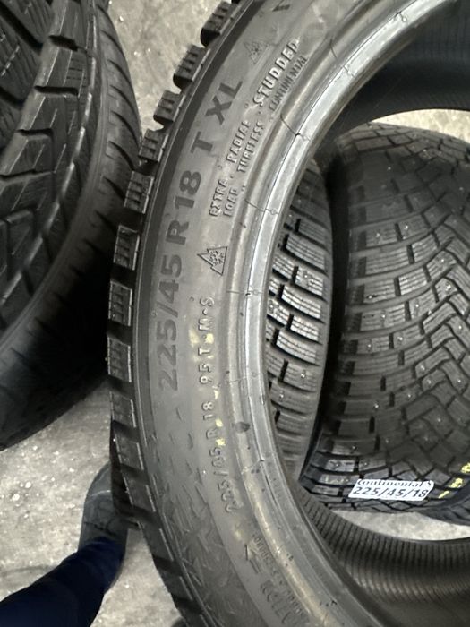 225/45/18  continentalM+S