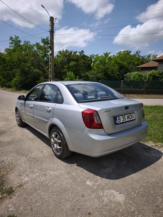 Vand Chevrolet Lacetti 1.6 Benzină – 2007 – Unic proprietar
Vând Chevrolet Lacetti, an fabricație 2007, motorizare 1.6 benzină, 109