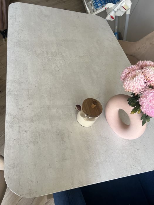 Продается обеденный стол