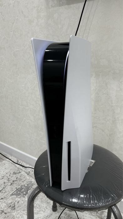 Продам Пс 5 с дисководом 2 джойстика