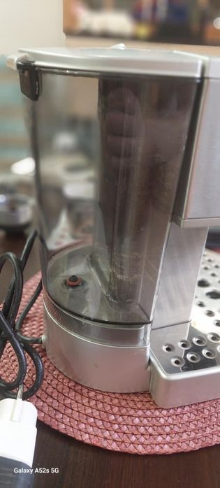 Кафемашина - Delonghi ec330s
НАЛЯГАНЕ: 15 BAR
-КАПАЦИТЕТ НА РЕЗЕРВОАР