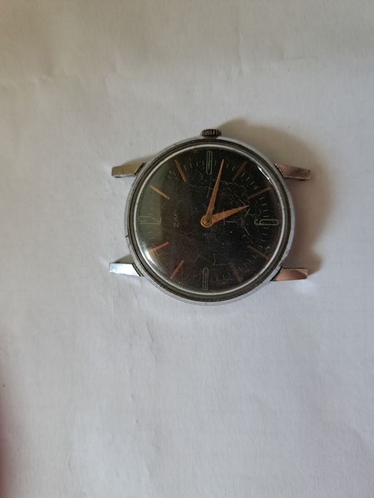 Продавам механични часовници.