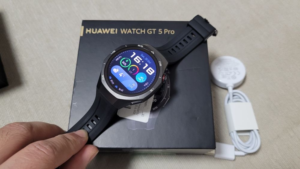 Ceas Huawei GT 5 Pro in cutie cu factura și garantie