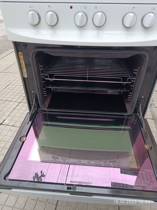 Готварска печка с керамичен плот voss