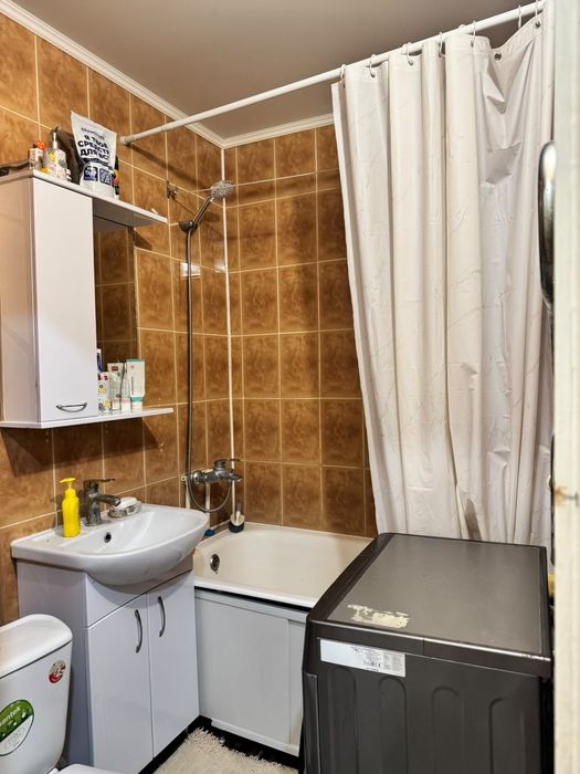 Продам 3 ком квартиру в районе Каравана