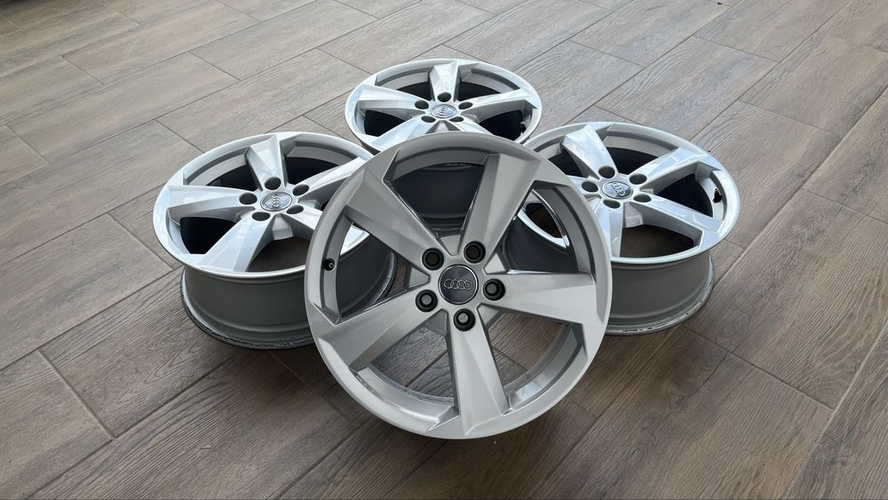 Jante 17 Originale Audi R17 5x112/butuc 57,1 mm/Jenți /Genți/ Aliaj/Aluminium/Audi A3 A4 A6 Q2 Q3