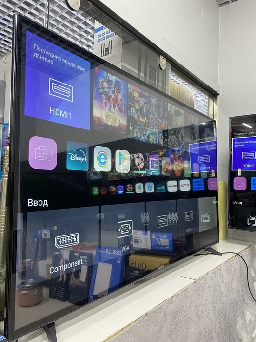 Samsung 140 См Смарт ТВ новый