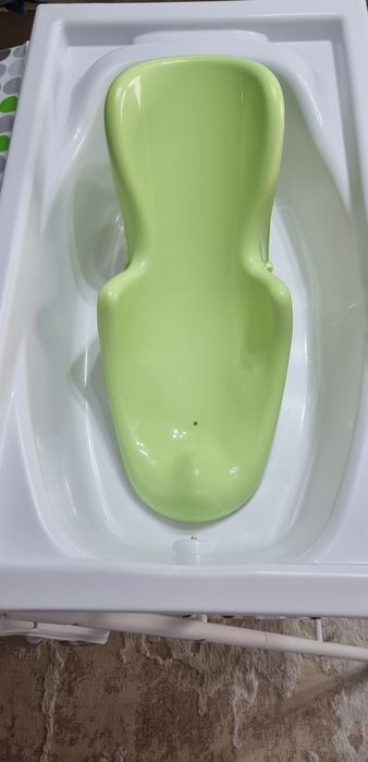 Cadita cu suport pentru bebelusi