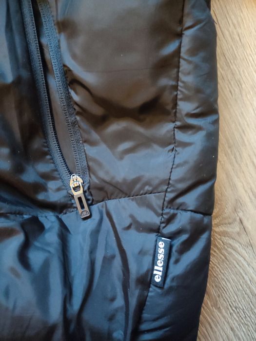 Geaca pufoasa Ellesse, marime L, impecabila