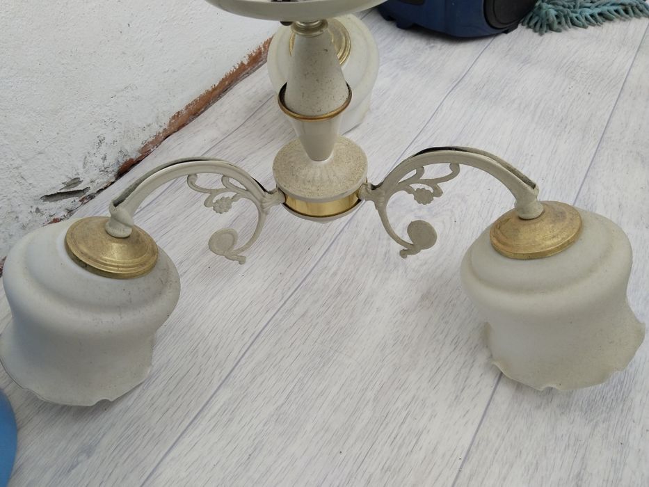 Отдам даром люстру