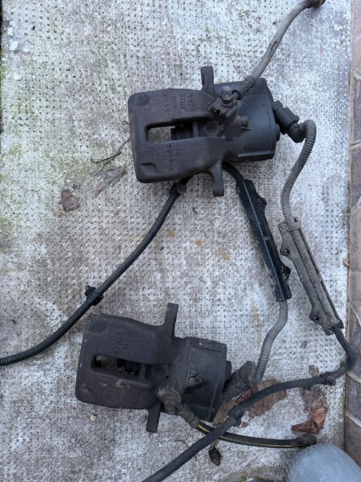 Etriere spate vw passat b7