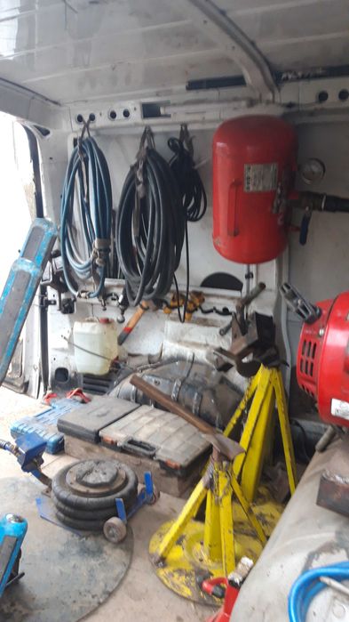 Autoutilitara echipata pentru vulcanizare