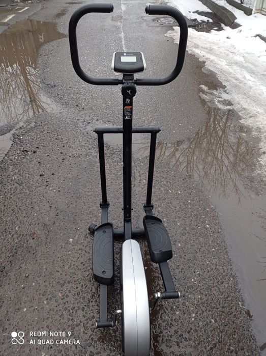 Oferta bicicleta eliptica fitness magnetica Domyos 330 lei