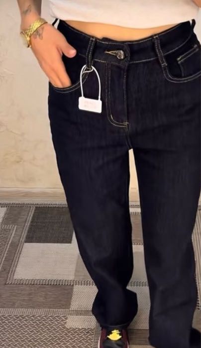 Качественные джинсы темно- синий