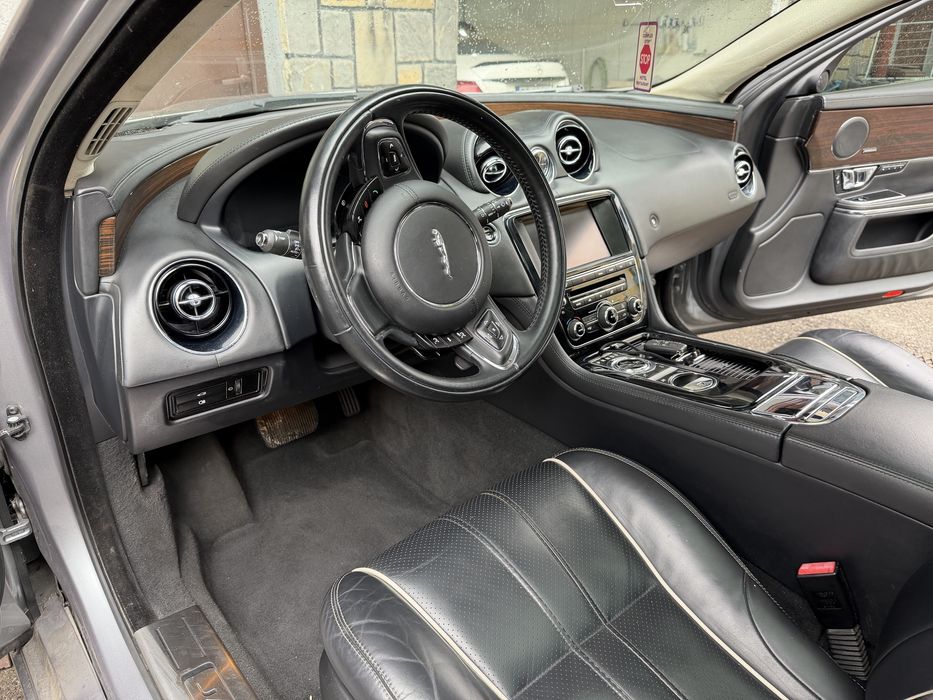 Vand Jaguar XJ 2014