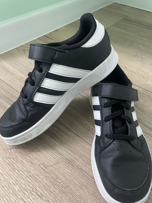 Маратонки Adidas, 32-ри и  34-ти номер