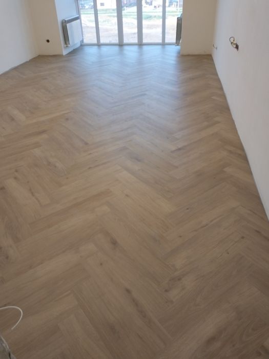 Укладка ламината, наливной пол, плинтус