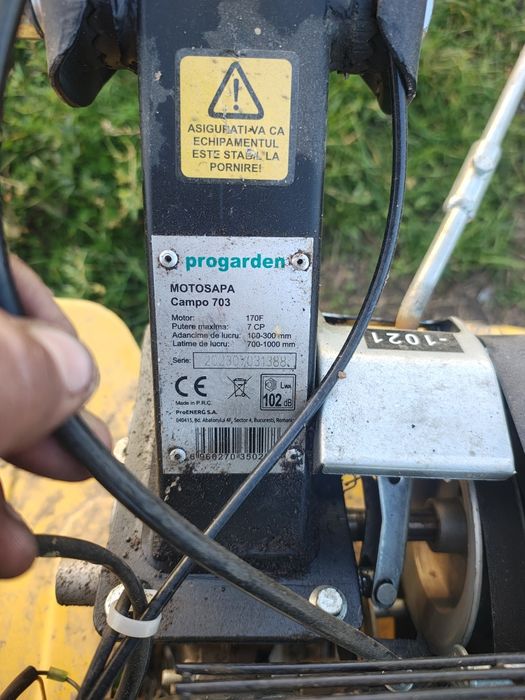 Vând motocultor progarden cu garanție plus accesoriie.