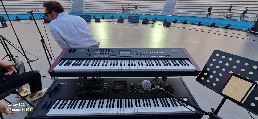 Yamaha moXF8 ,синтезатор,клавиши