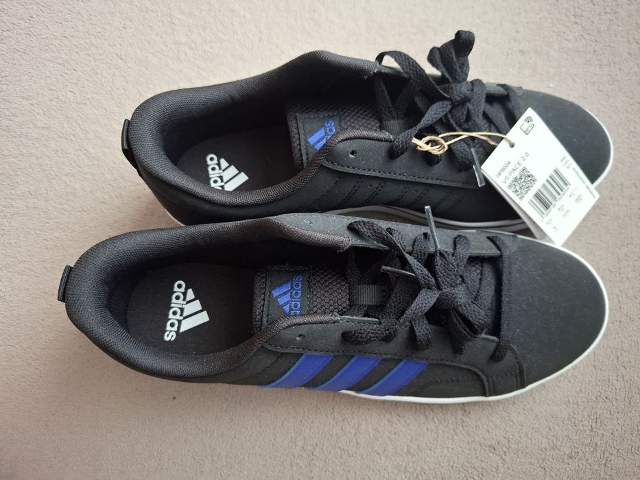 Нови кецове мъжки Adidas 42 номер .
Купени от Англия .